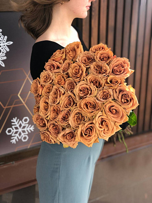 Роза Эквадор Toffee 60 см. 35 шт с лентой